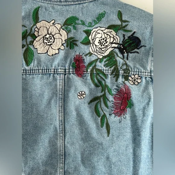 H&M x Coachella Embroidered Raw Hem Denim Jacket Size 6 - Picture 9 of 12
